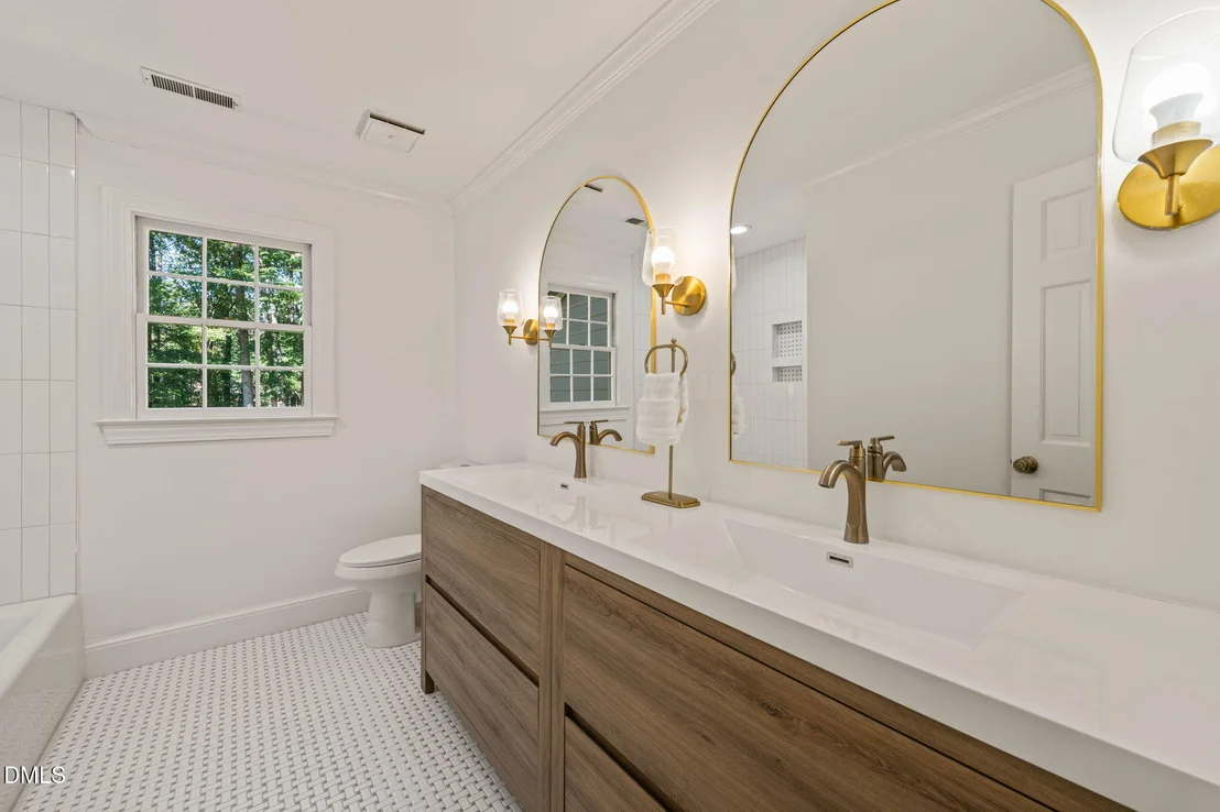 Photo of 2404 Beechview Court