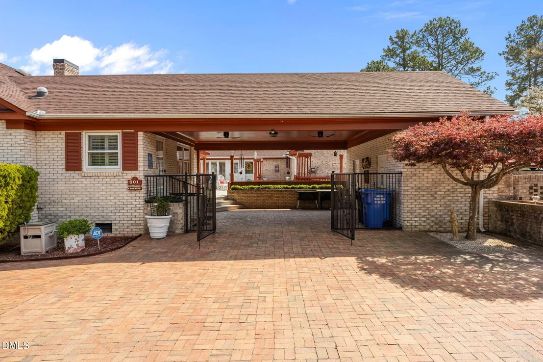 Photo of 801 Lakeside Drive