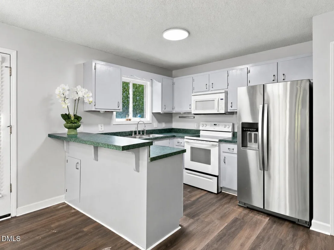 Photo of 215 Brookfield Circle