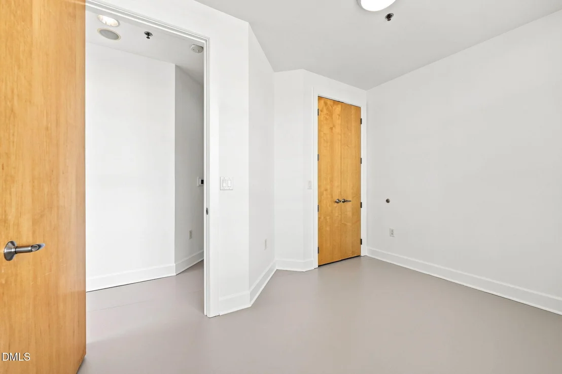 Photo of Unit 402 at 2608 Erwin Road