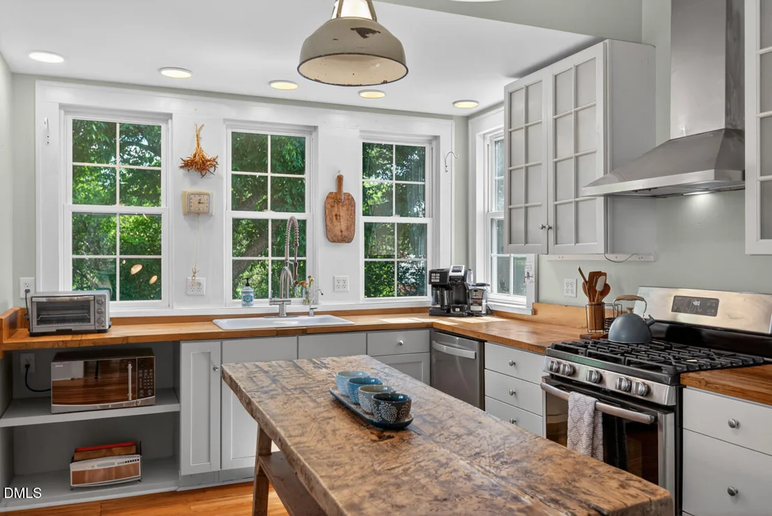 Photo of 321 W Trinity Avenue