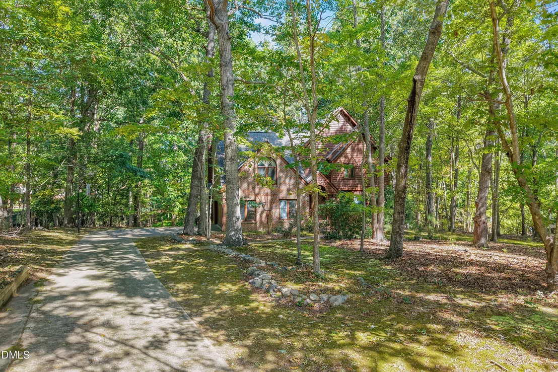 Photo of 225 Dalton Drive