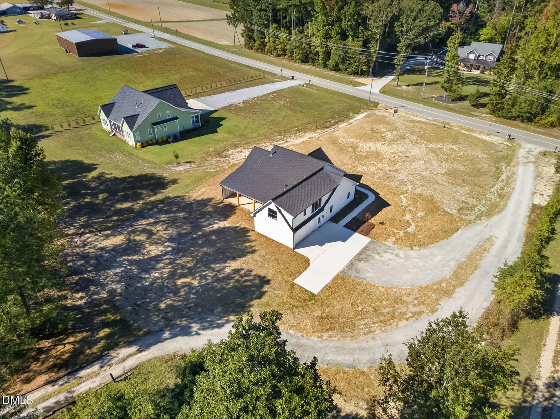 Photo of 643 Dixon Road