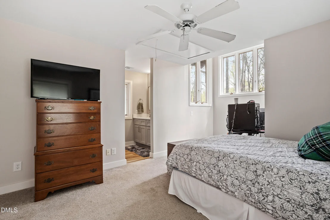 Photo of 996 Cleland Drive