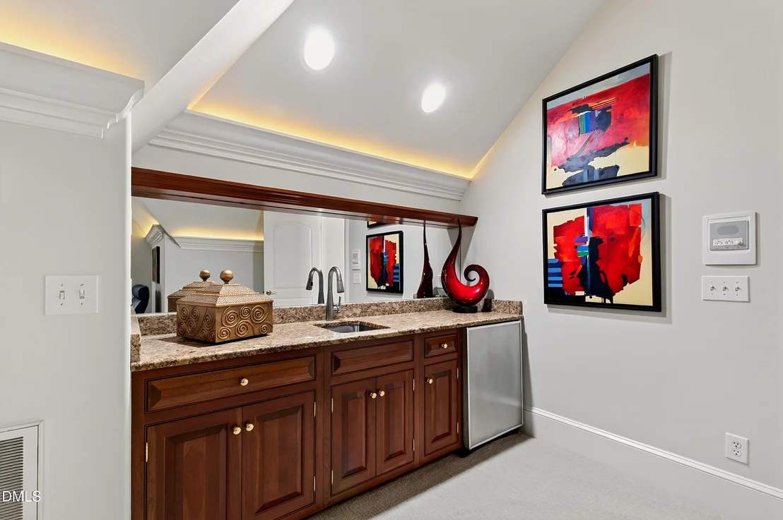 Photo of 113 Richelieu Drive