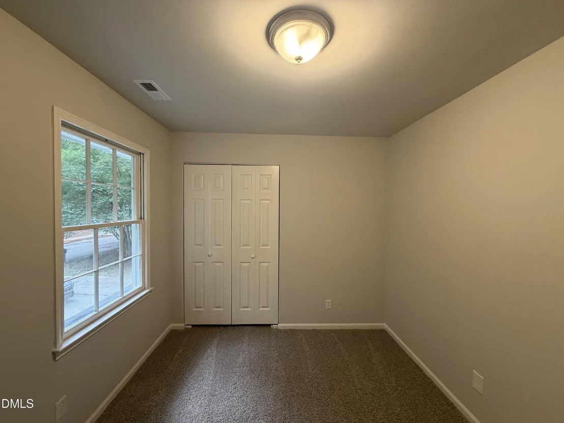 Photo of 1304 Wicklow Drive
