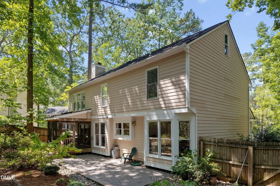 Photo of 1409 Bridgeport Drive
