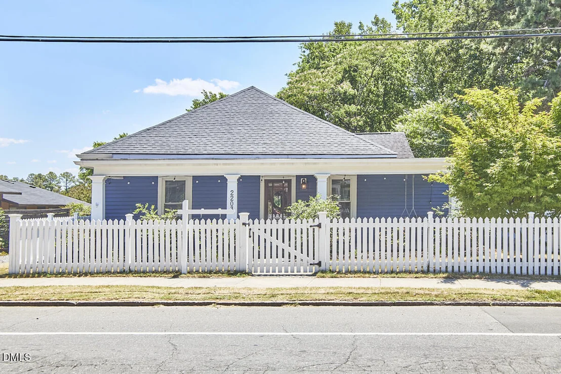 Photo of 2203 Chapel Hill Road