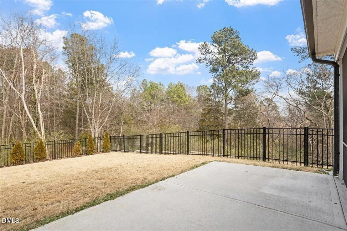 Photo of 541 Roycroft Drive