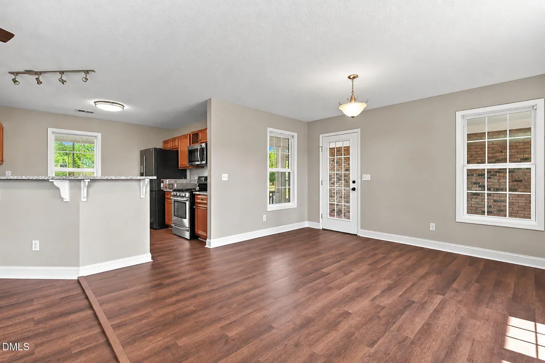 Photo of 390 Comanche Drive