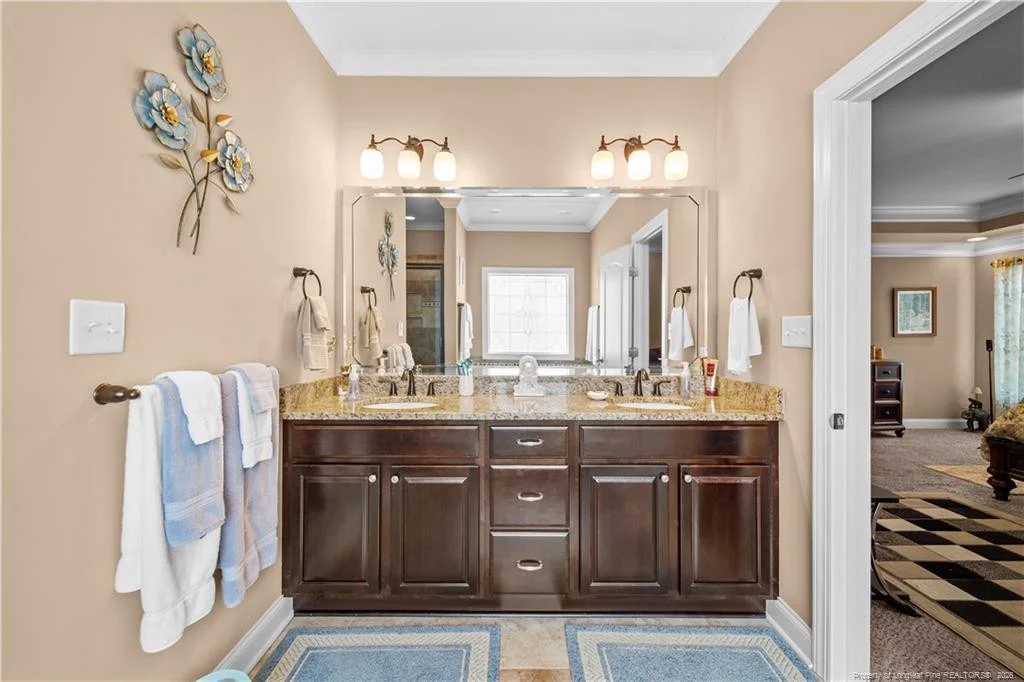 Photo of 605 Oakridge Drive