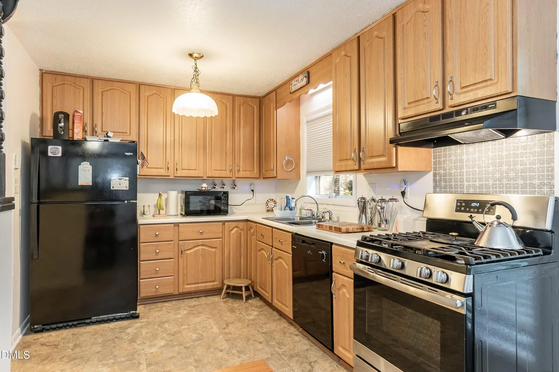 Photo of 1122 Saxony Drive