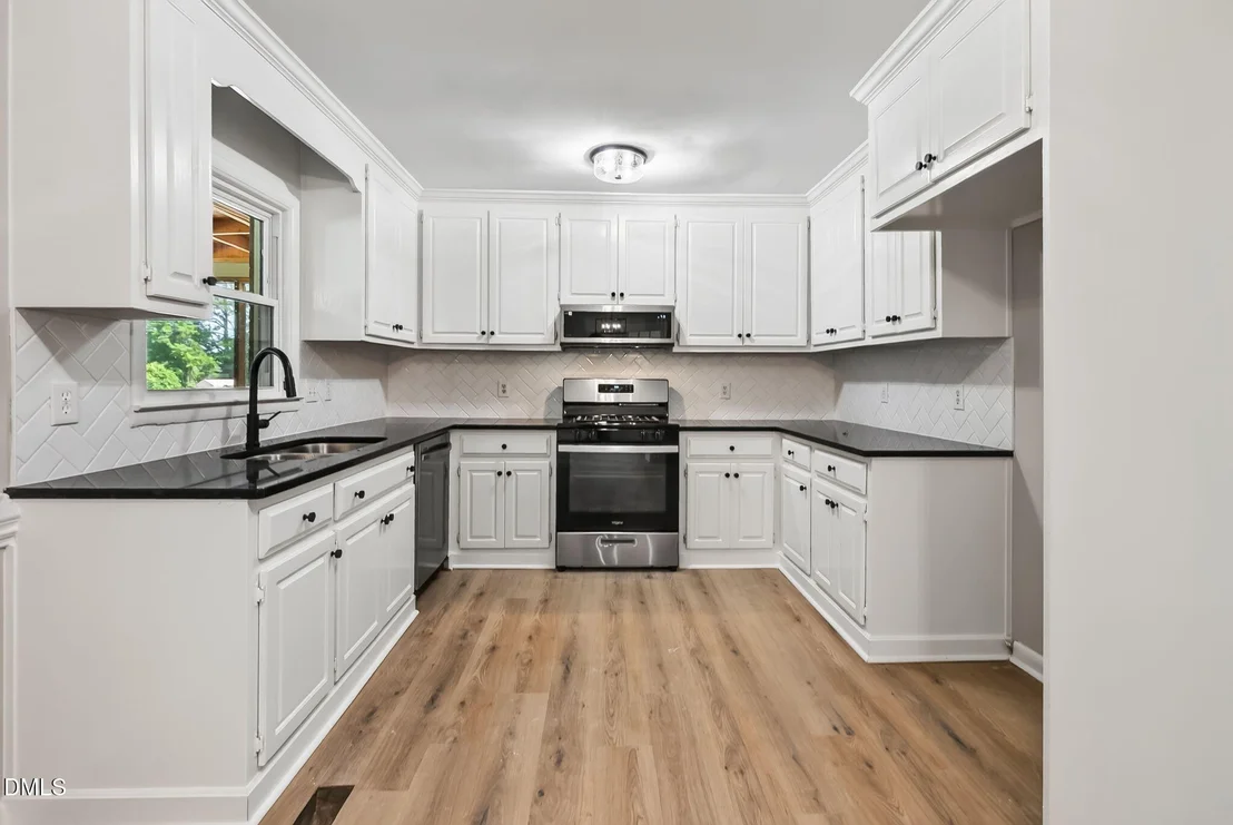 Photo of 6145 Front Street