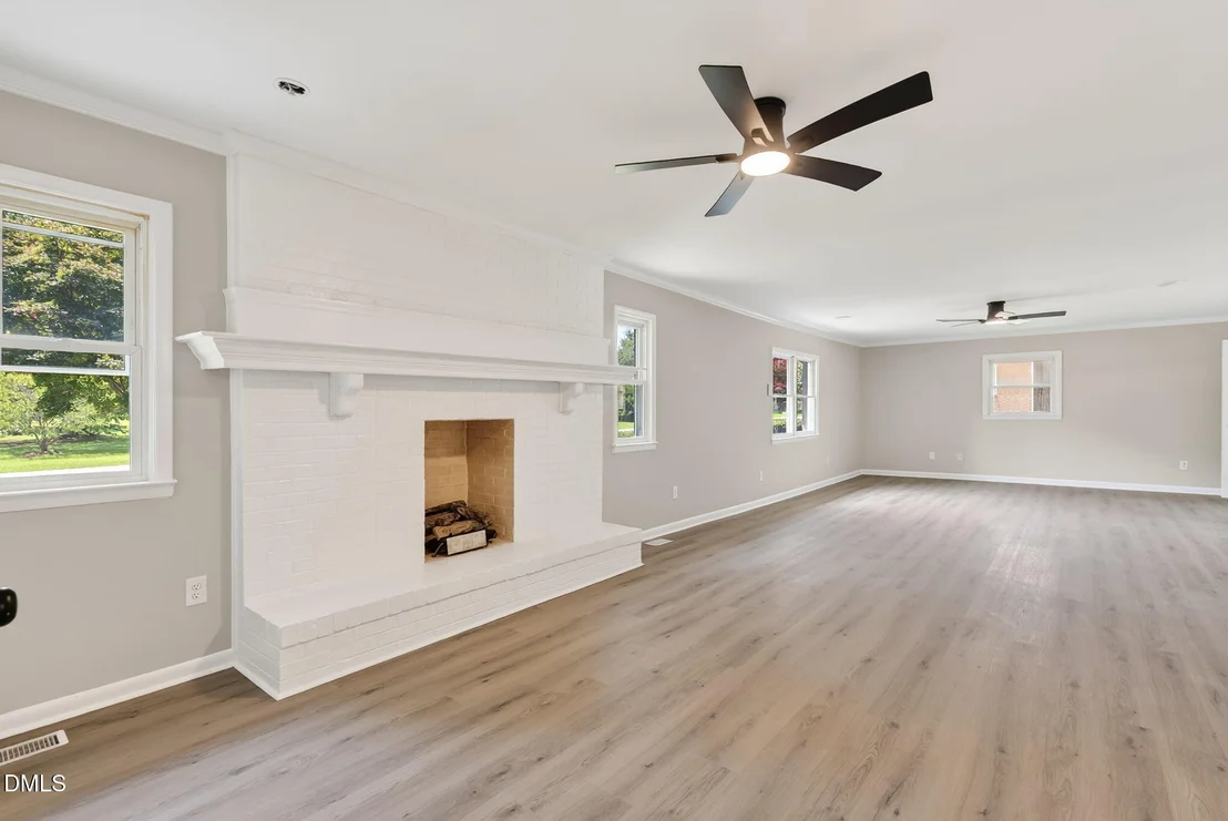 Photo of 6145 Front Street