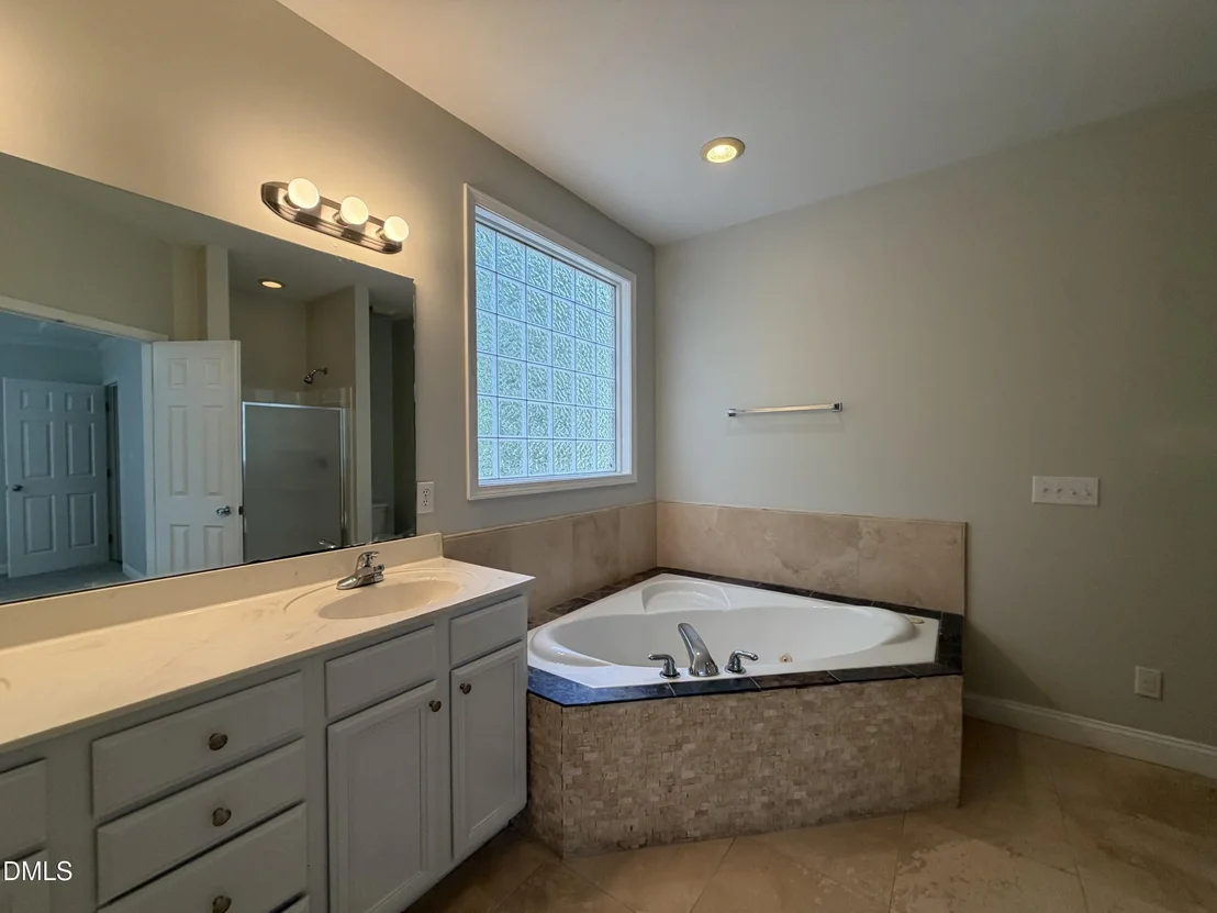 Photo of 1202 Lansing Avenue