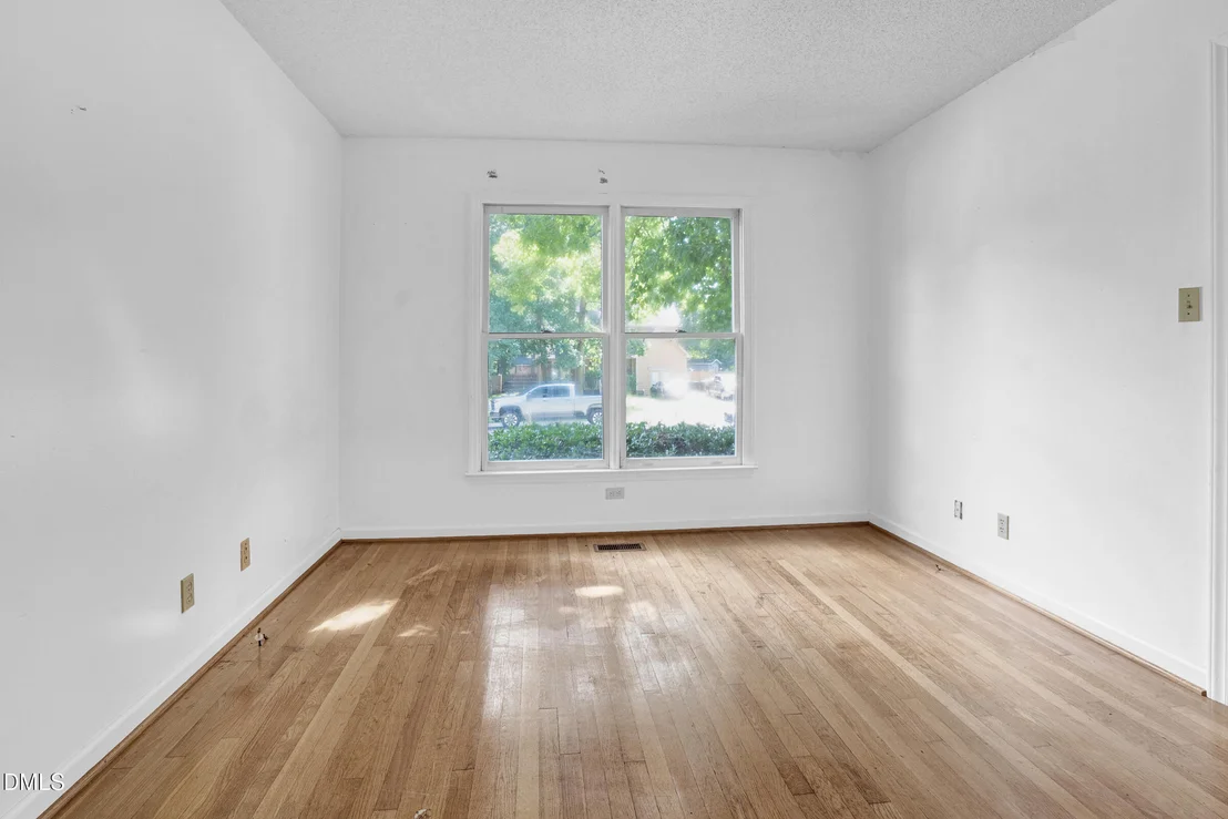 Photo of 13 Warbler Lane