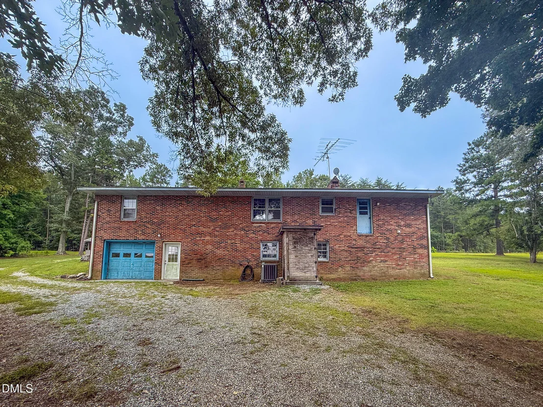 Photo of 2072 Edwin Robertson Road