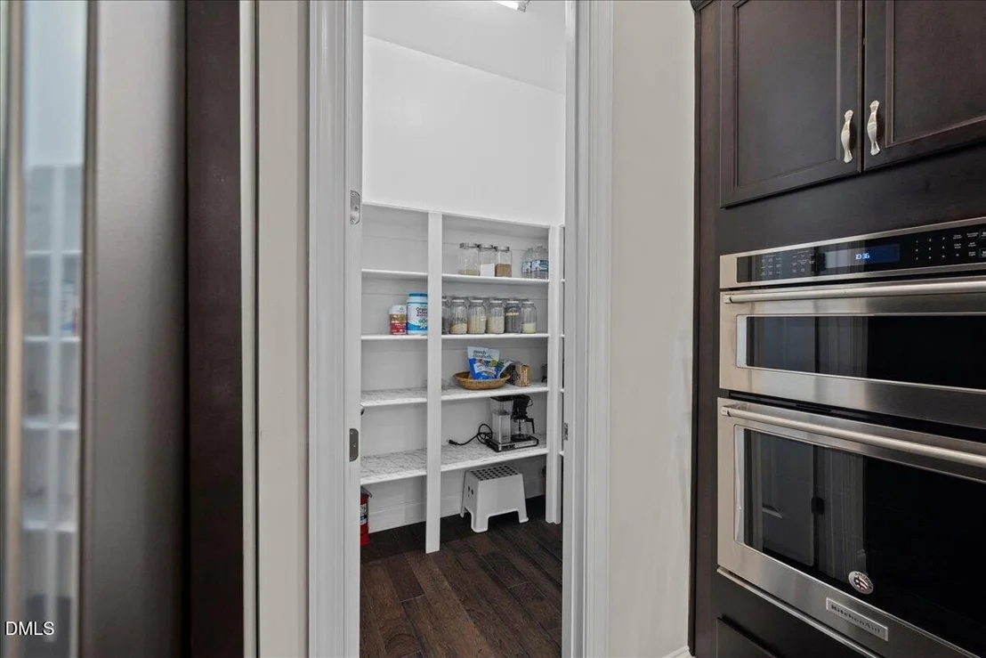 Photo of 1049 Queensdale Drive