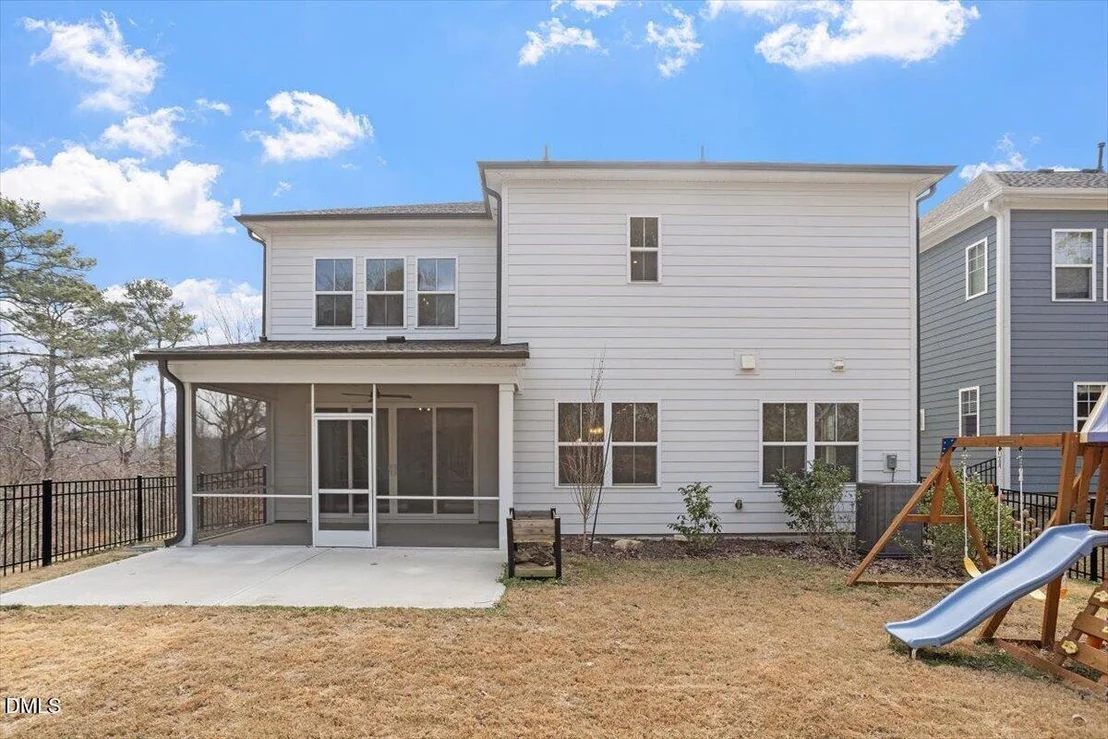 Photo of 541 Roycroft Drive