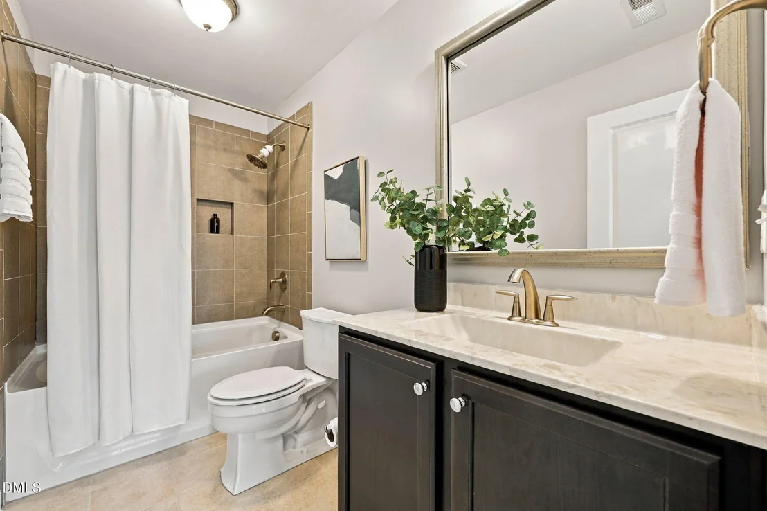 Photo of 931 Regency Cottage Place