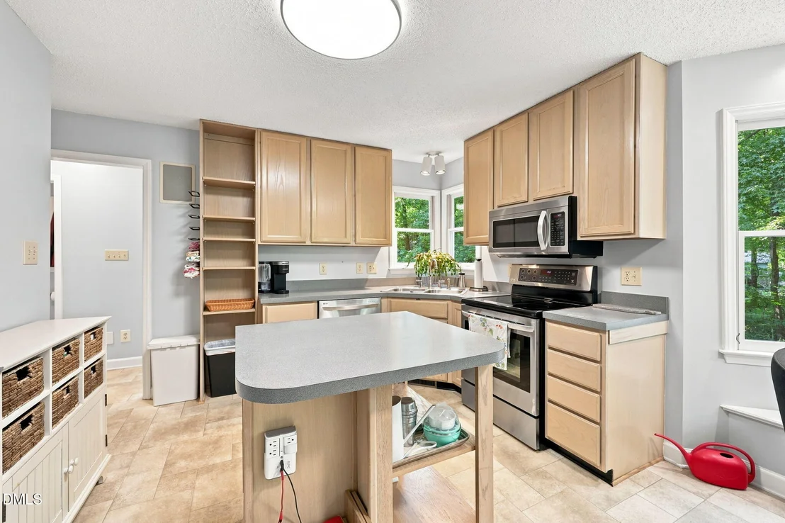 Photo of 1020 Oakwater Drive