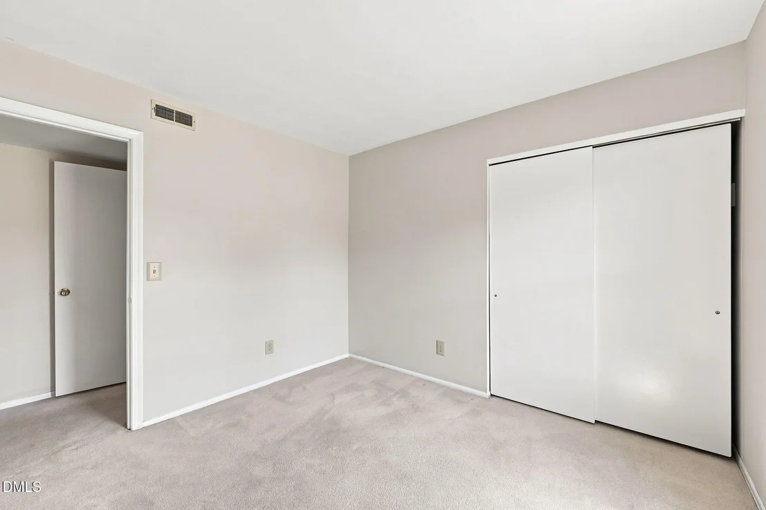 Photo of 2371 Buckingham Road