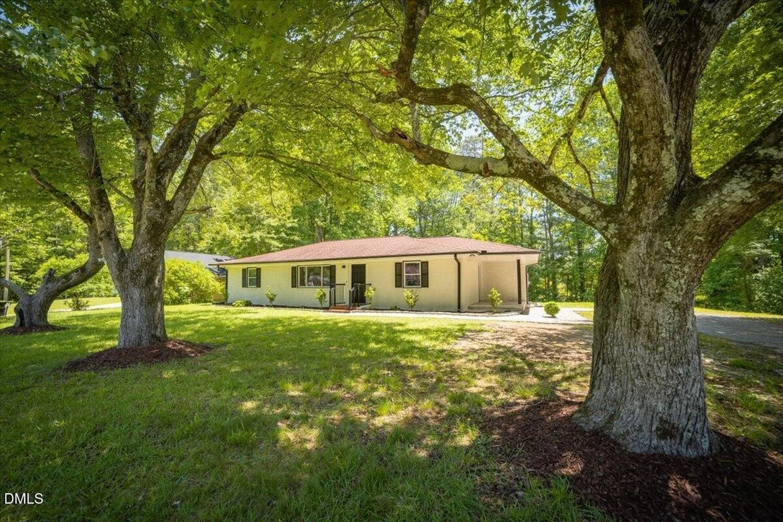 Photo of 906 Circle Drive