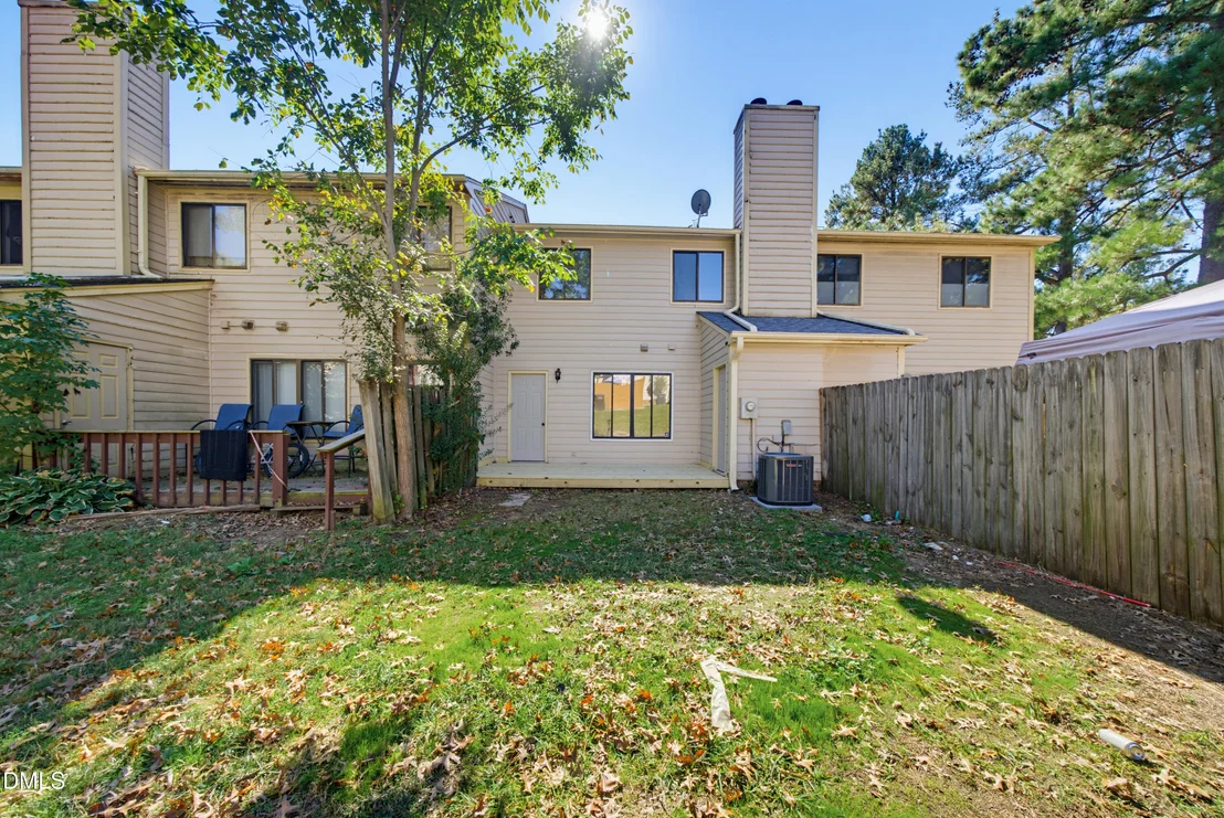Photo of Unit B at 2402 Stadium Drive