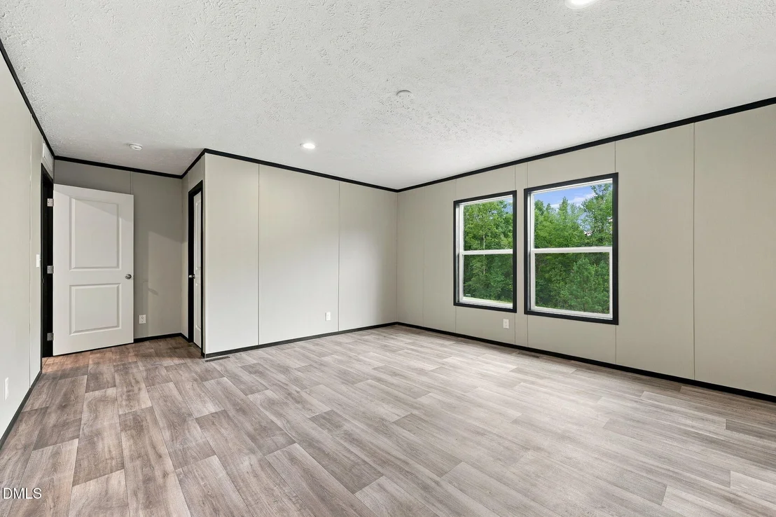 Photo of 8019 Cornwall Road
