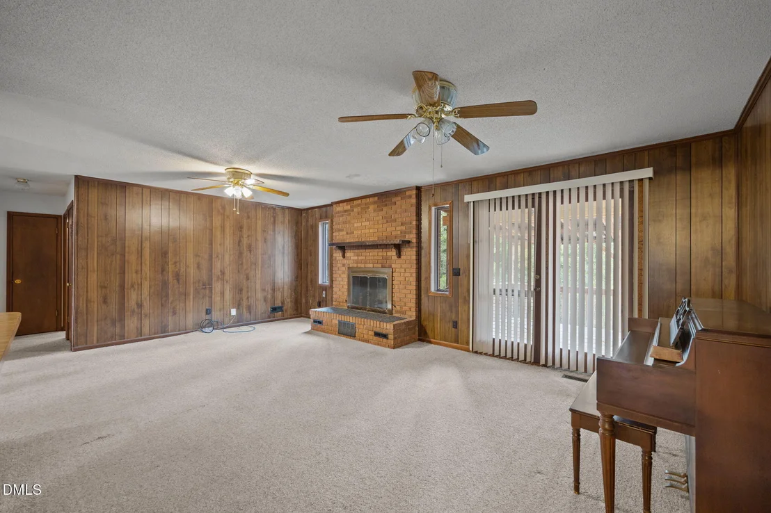 Photo of 3221 Oakridge Drive