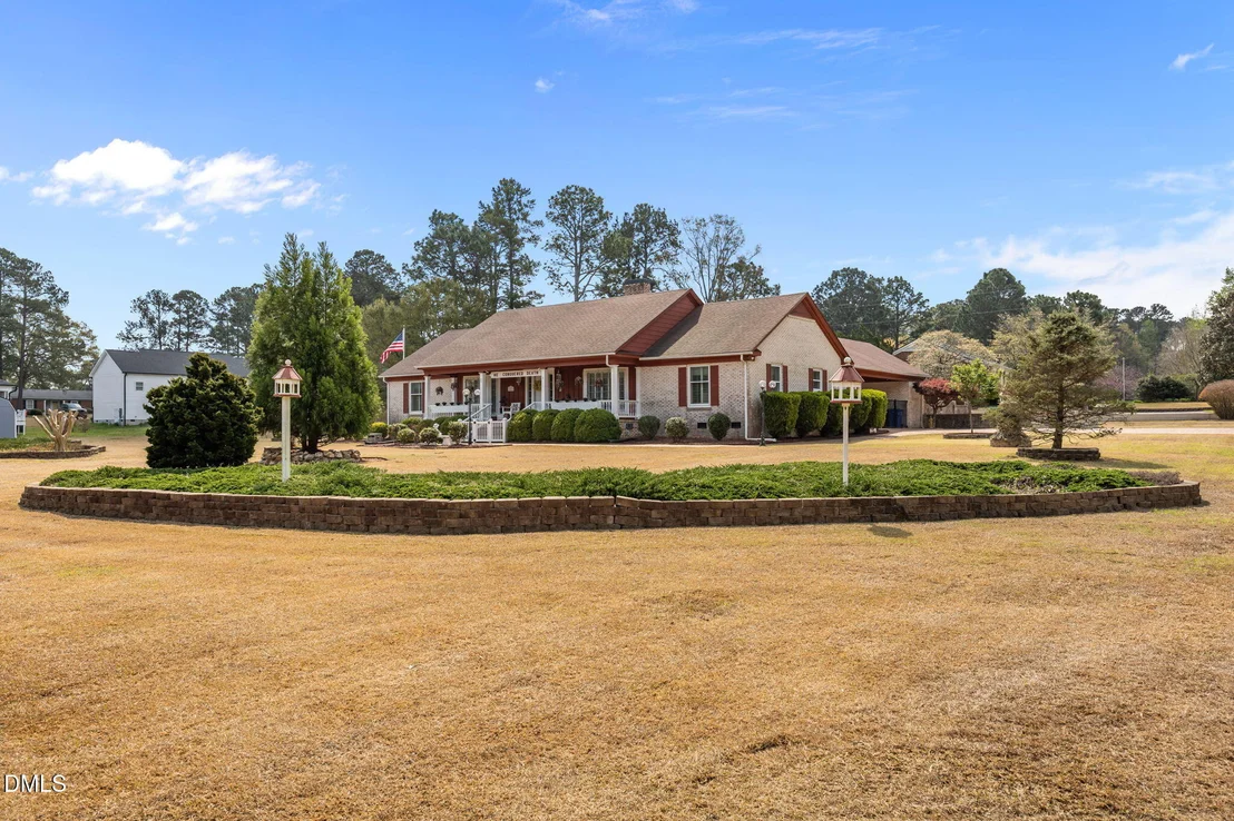 Photo of 801 Lakeside Drive