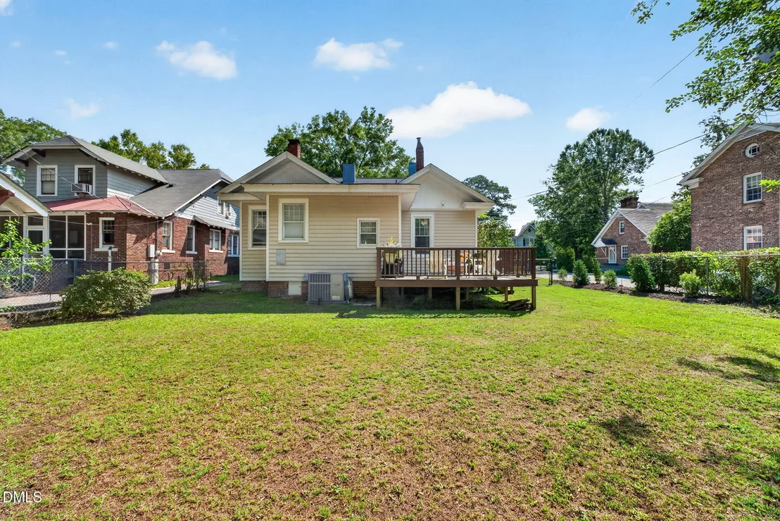 Photo of 907 Broad Street W