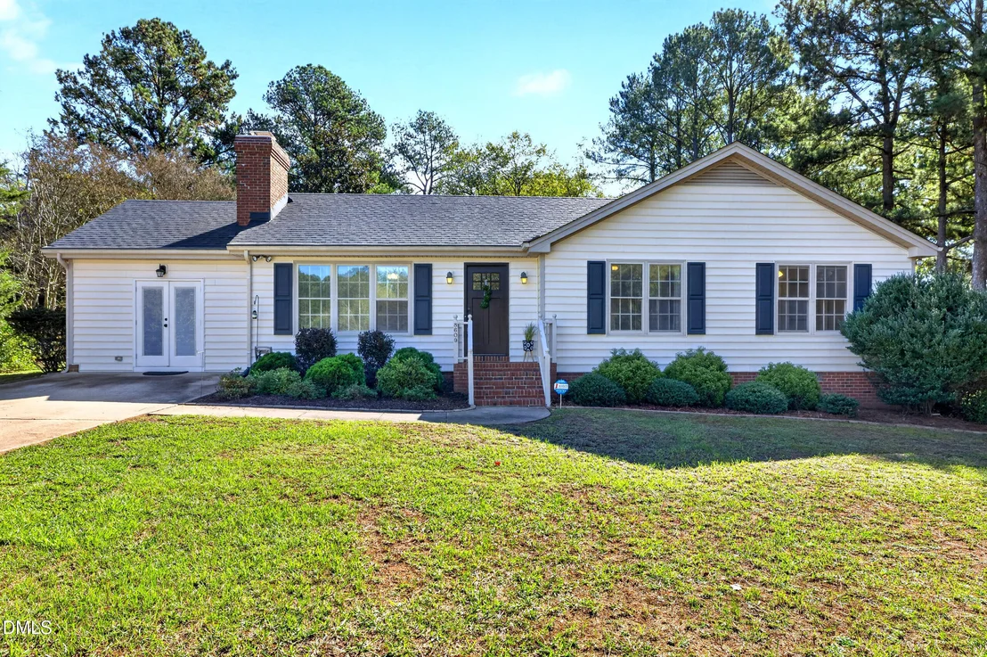 Photo of 8609 Manns Loop Road