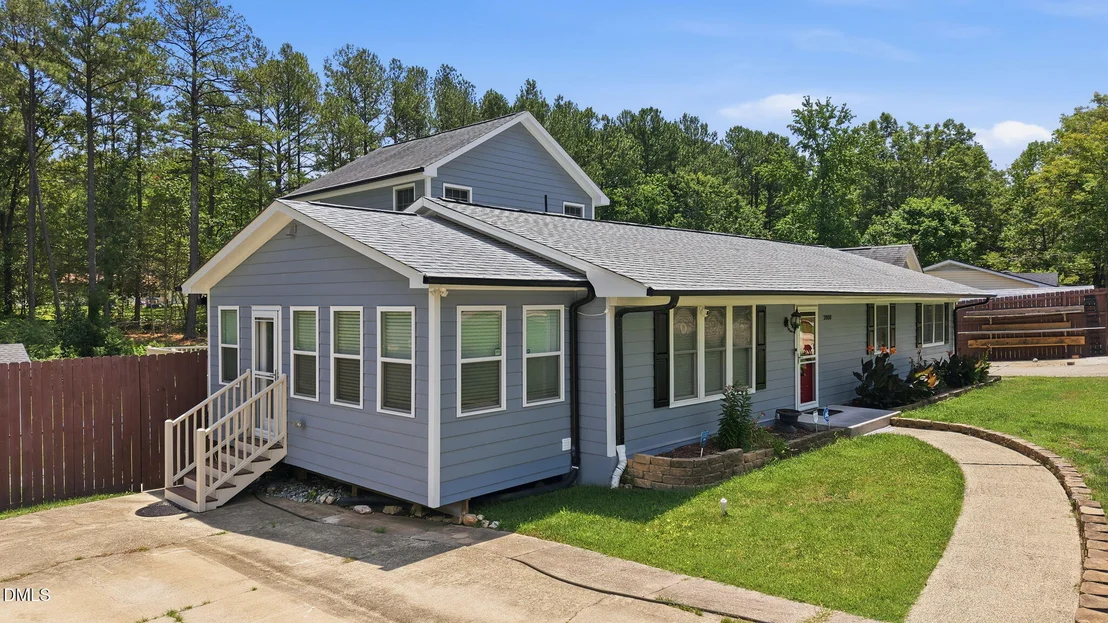 Photo of 2800 Davie Drive