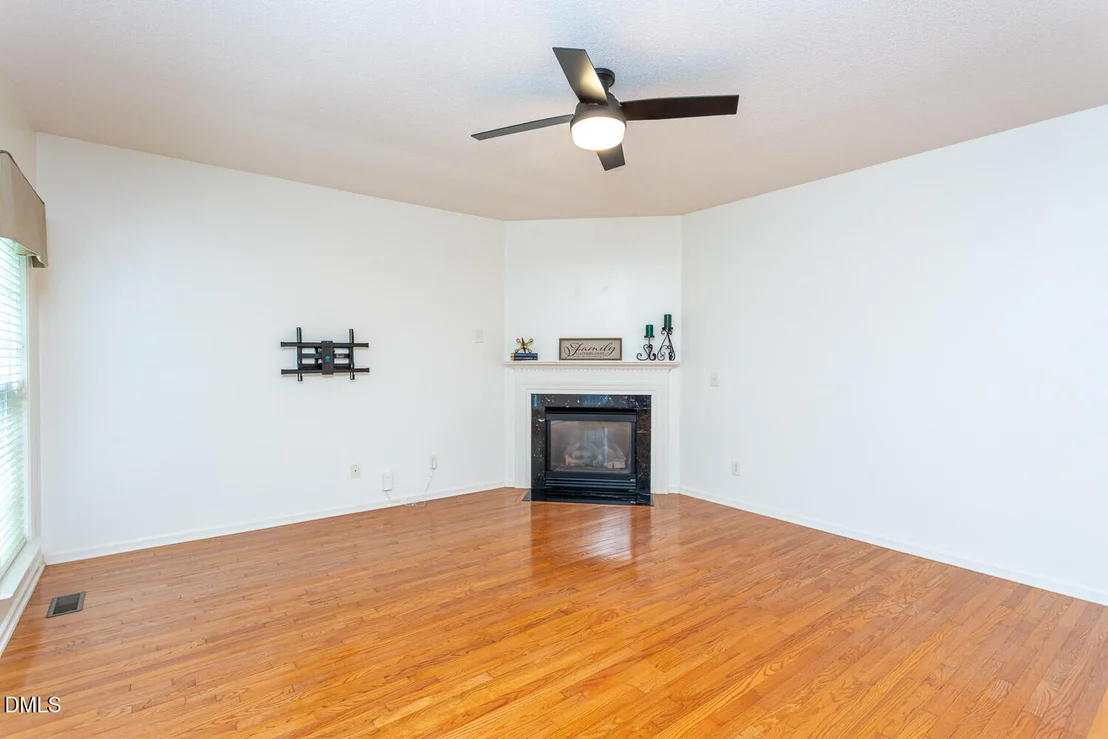 Photo of 208 Troyer Place