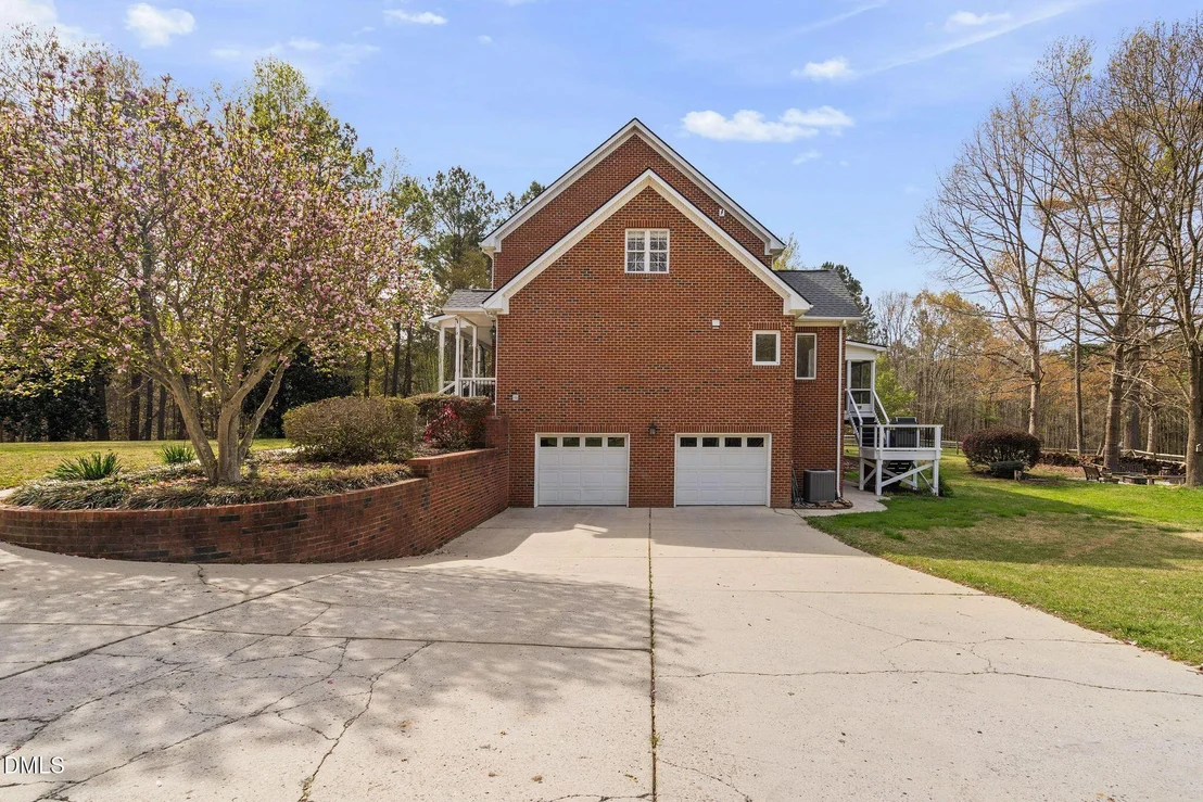 Photo of 8908 Weaver Crossing Road