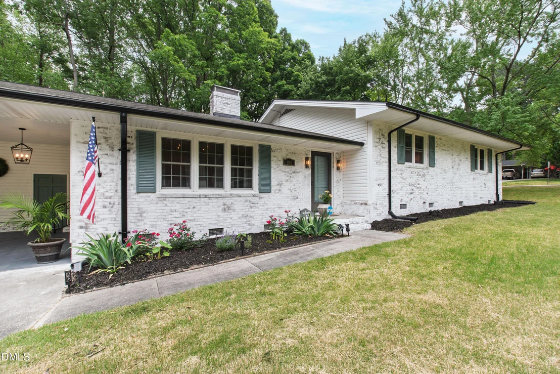 Photo of 100 Old Meadowbrook Drive