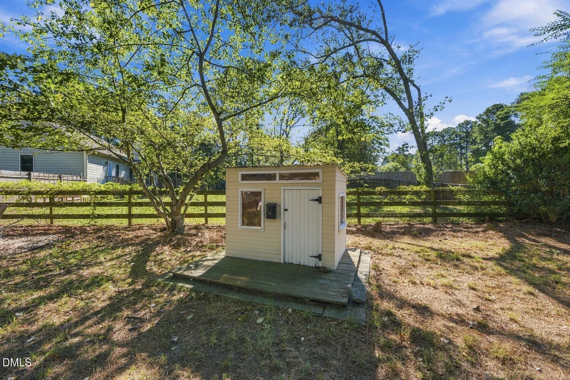 Photo of 105 Pinewood Drive