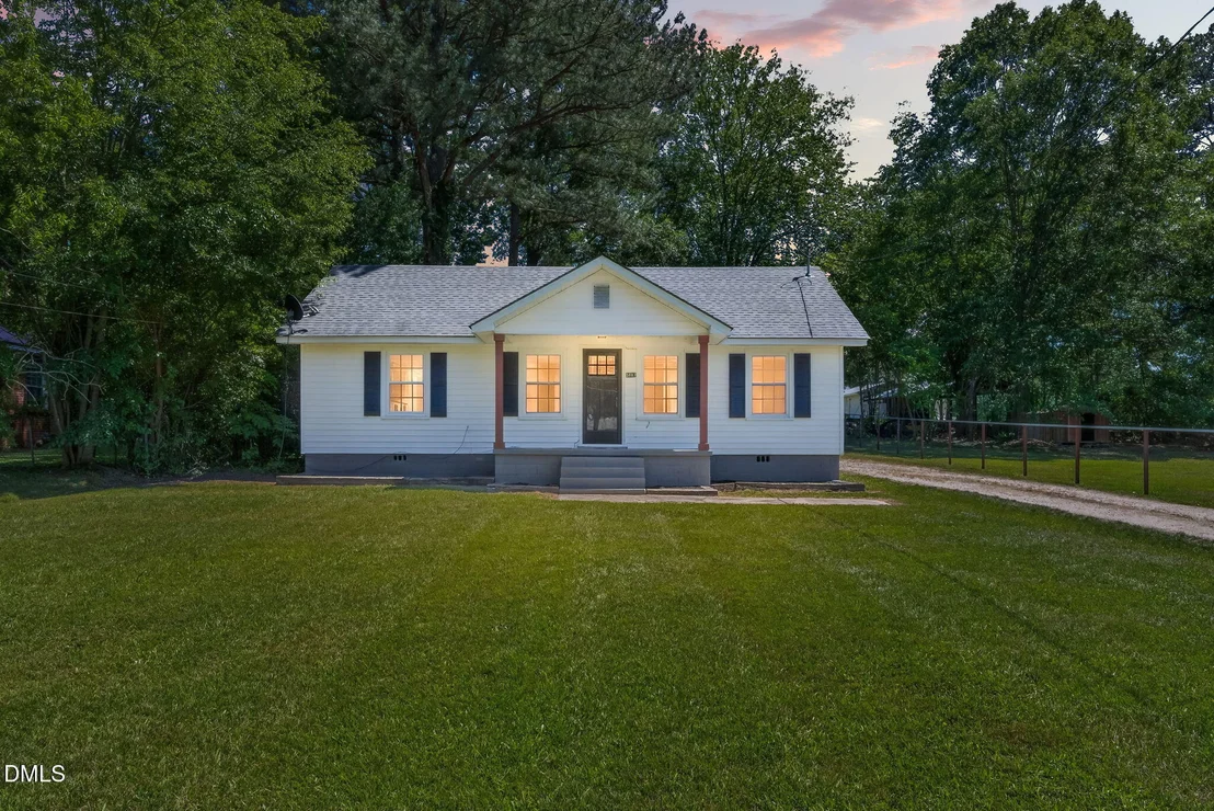 Photo of 5887 Main Street