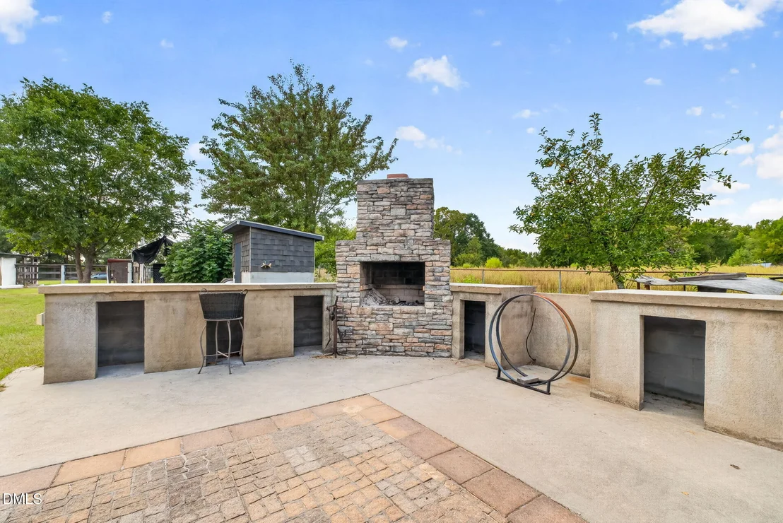 Photo of 209 Chic Ennis Road