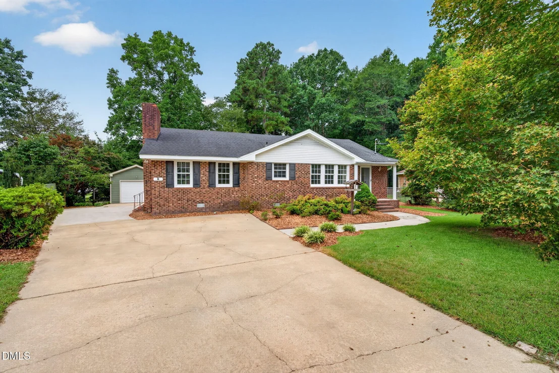 Photo of 63 White Oak Drive