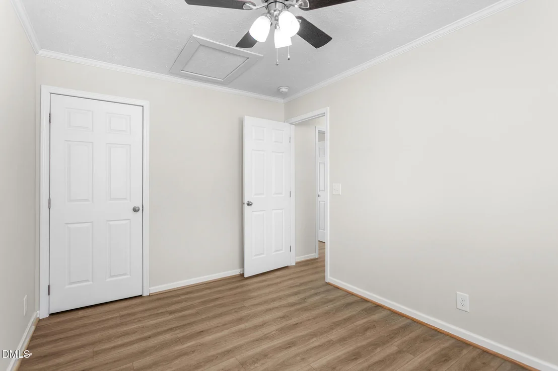 Photo of 1054 Sutton Road