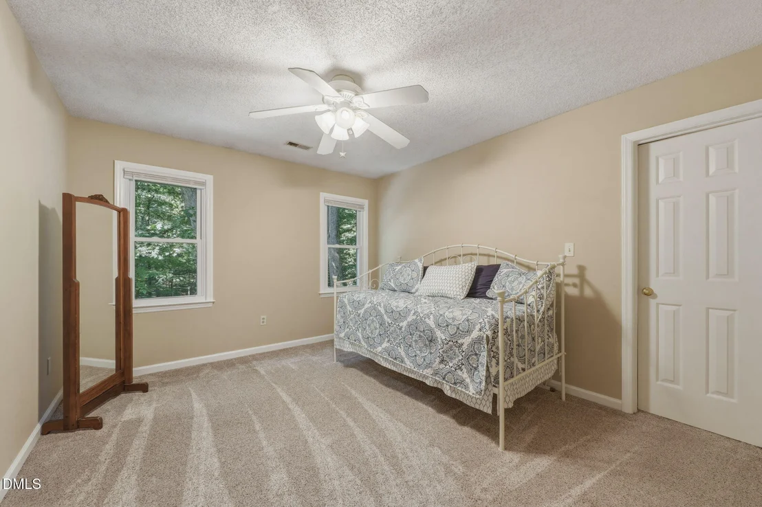 Photo of 1237 Hillingdon Way