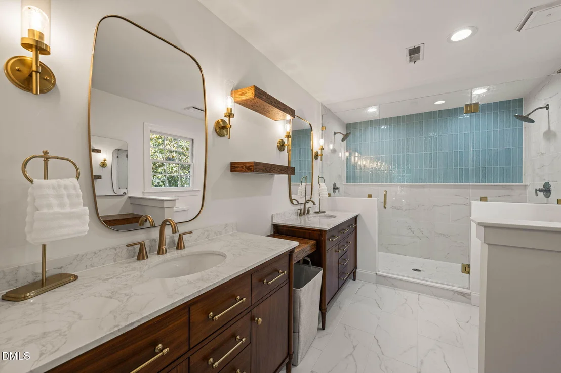 Photo of 2404 Beechview Court