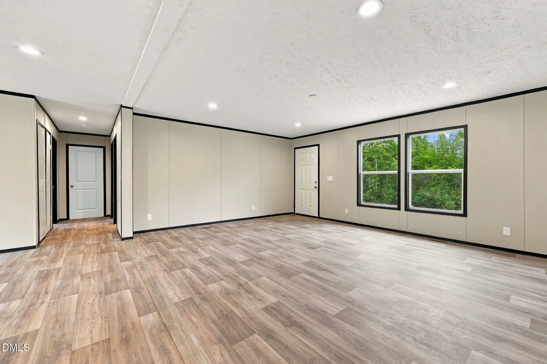 Photo of 8019 Cornwall Road
