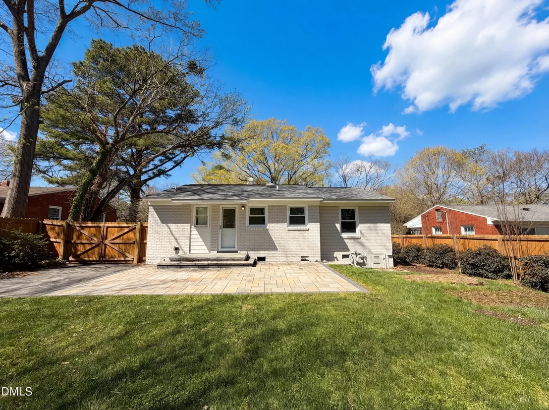 Photo of 910 Devonport Drive