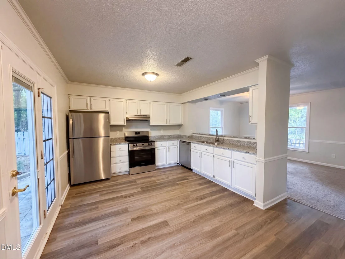 Photo of 2338 Hillandale Road