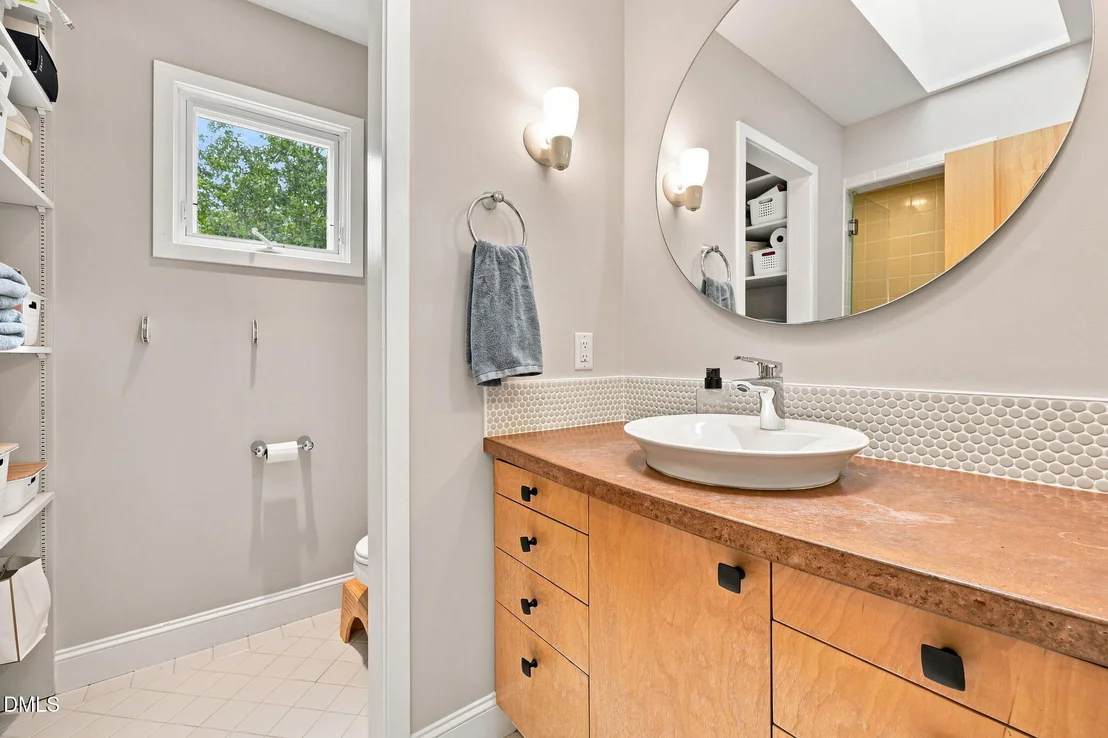 Photo of 403 Oak Avenue