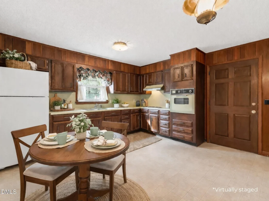 Photo of 808 Chestnut Drive