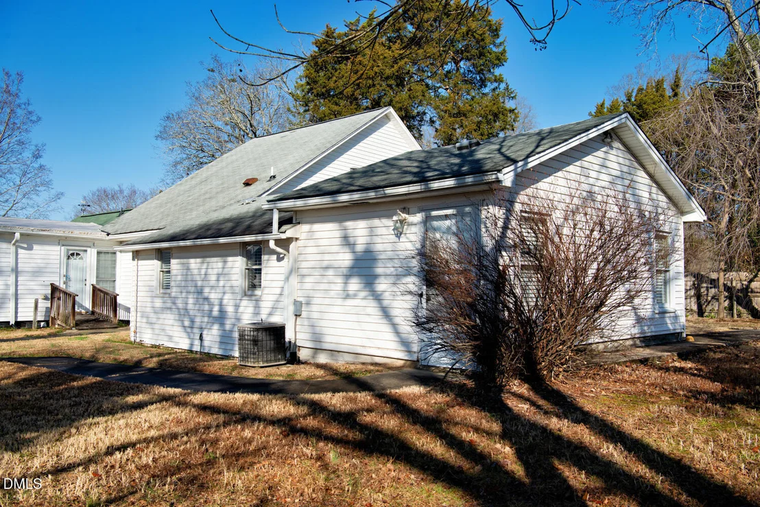 Photo of 1146 Rogers Road